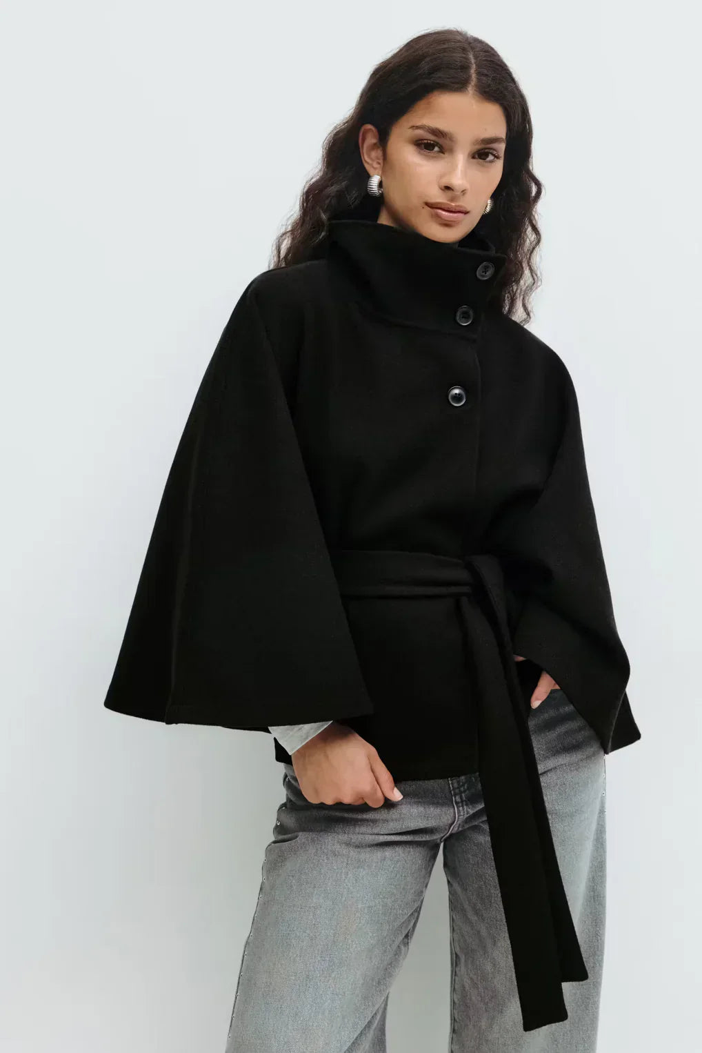 DELACROIX | CAPE JACKET AVEC CEINTURE