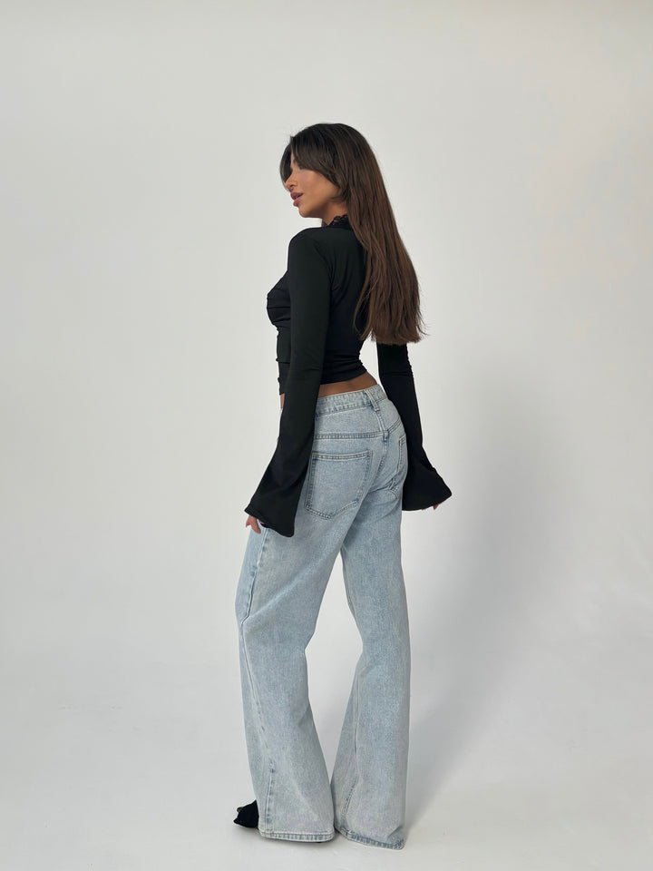 DELACROIX | NORDIQUE CHIC HAUT EN DENTELLE